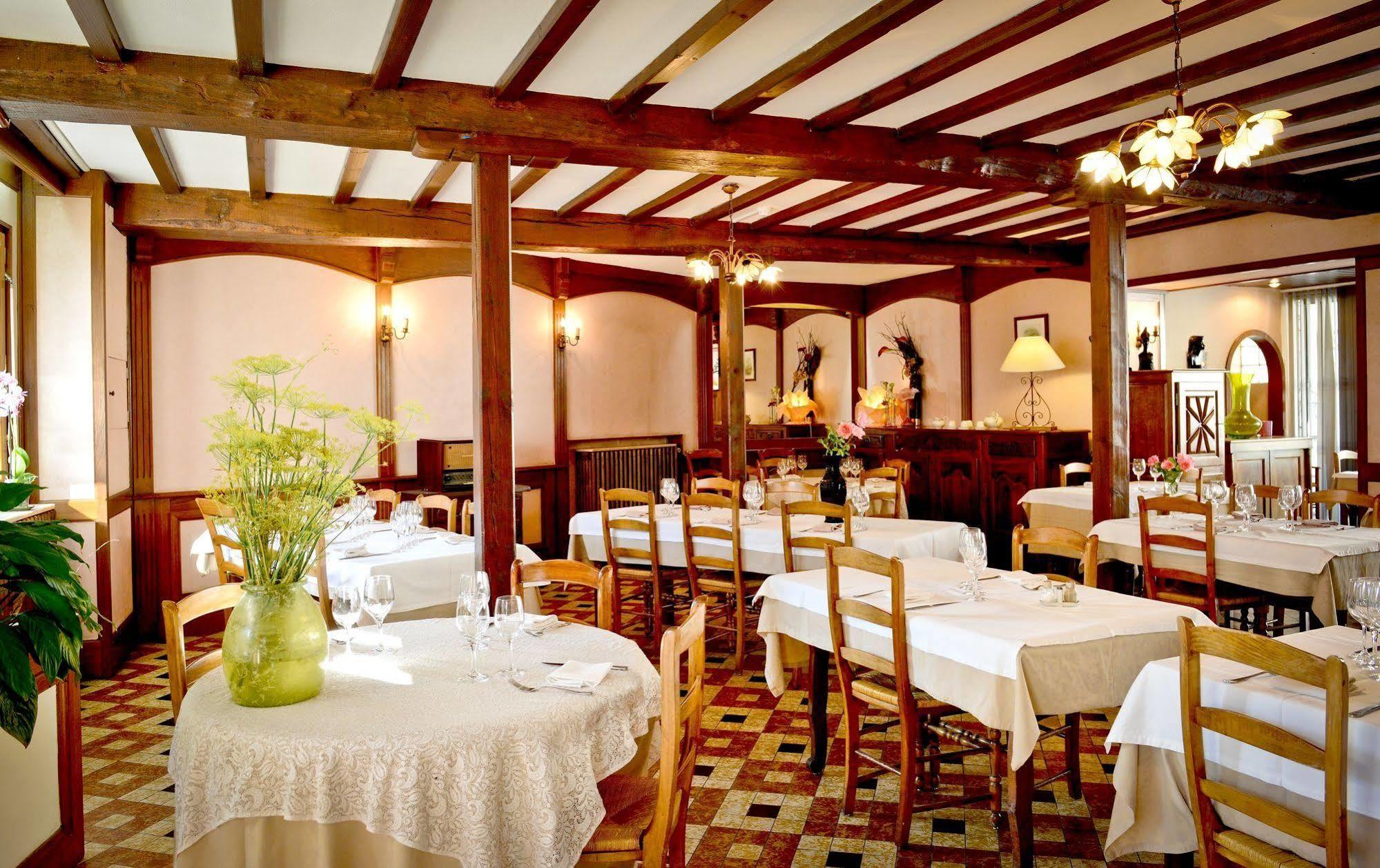 Logis Chez Germaine Hotel Geus-d'Oloron ภายนอก รูปภาพ