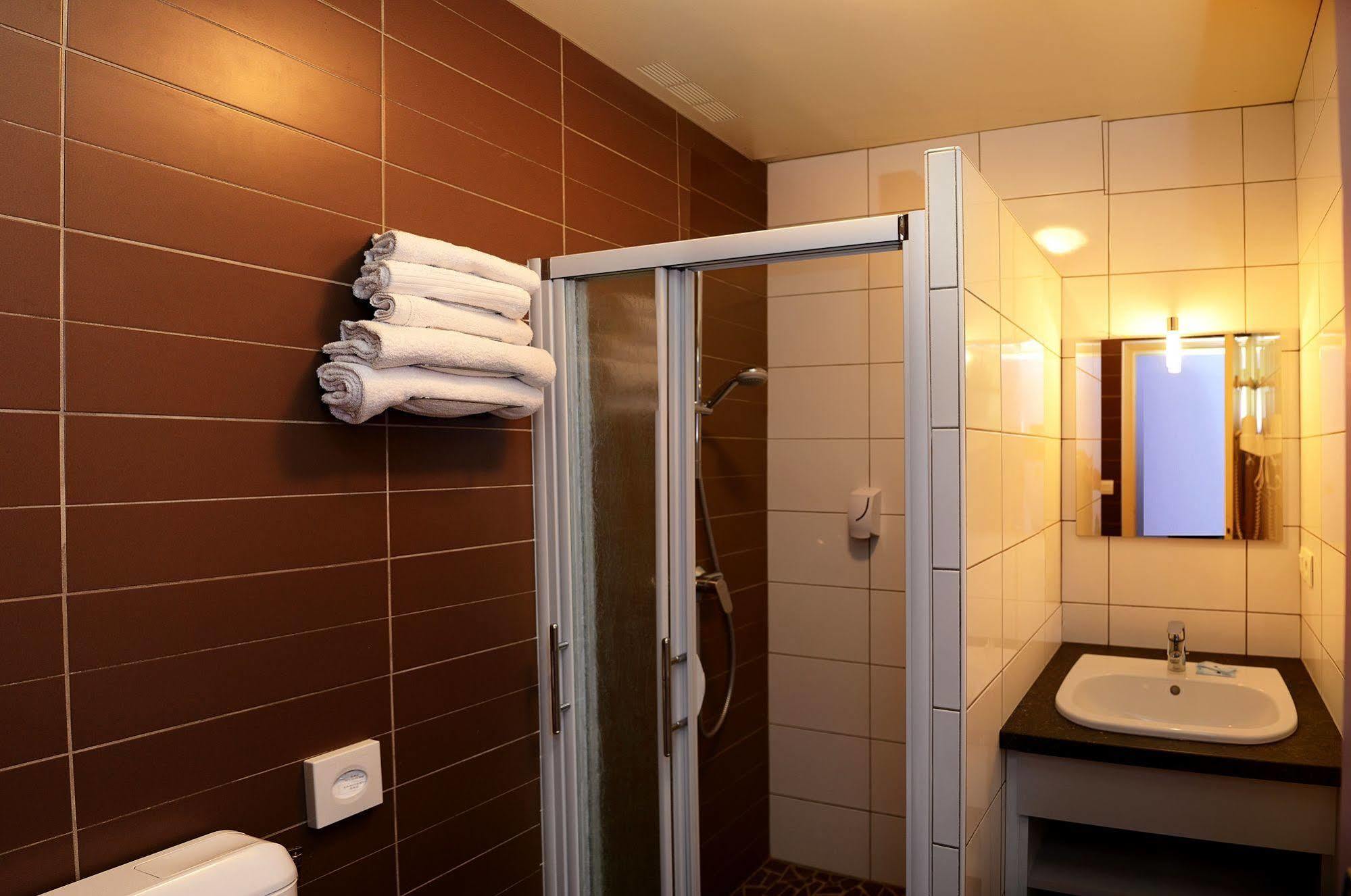 Logis Chez Germaine Hotel Geus-d'Oloron ภายนอก รูปภาพ