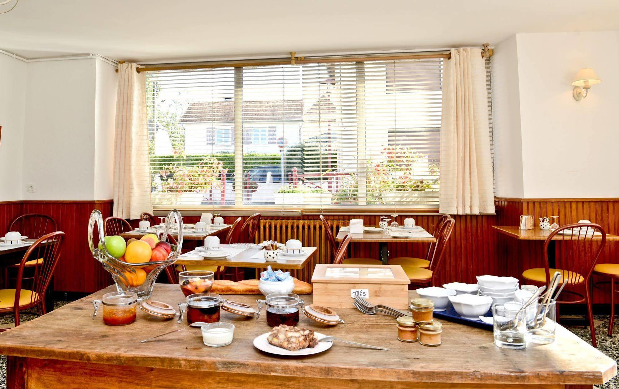 Logis Chez Germaine Hotel Geus-d'Oloron ภายนอก รูปภาพ